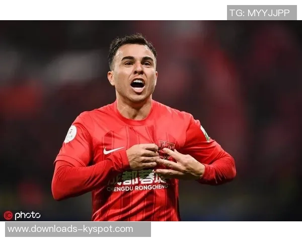 奥多贝尔精准传中特尔头球击中横梁险些破门 奥多贝尔精准传中特尔头球击中横梁险些破门