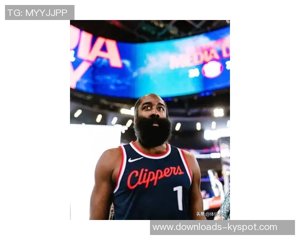 快船训练营第二天精彩瞬间哈登博格丹欢笑小卡保罗同框引关注 快船训练营第二天精彩瞬间哈登博格丹欢笑小卡保罗同框引关注