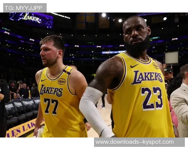 明日湖人客场挑战国王东契奇和海斯出战存疑詹姆斯等三名球员缺阵 明日湖人客场挑战国王东契奇和海斯出战存疑詹姆斯等三名球员缺阵