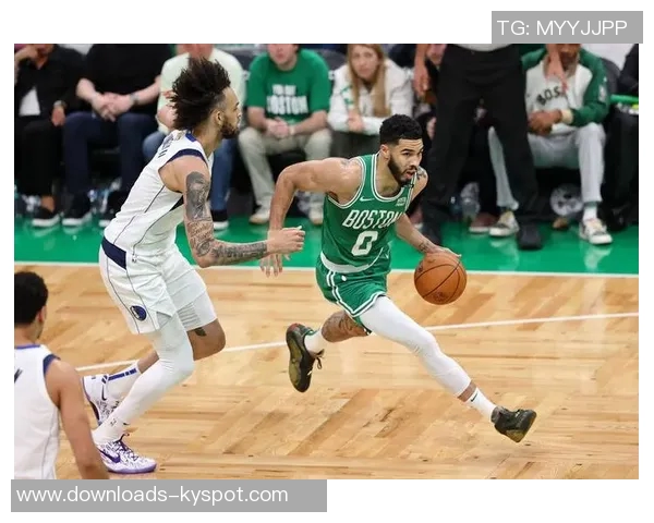 莱夫利幽默回应弗拉格称呼其实两人年龄差距并不大