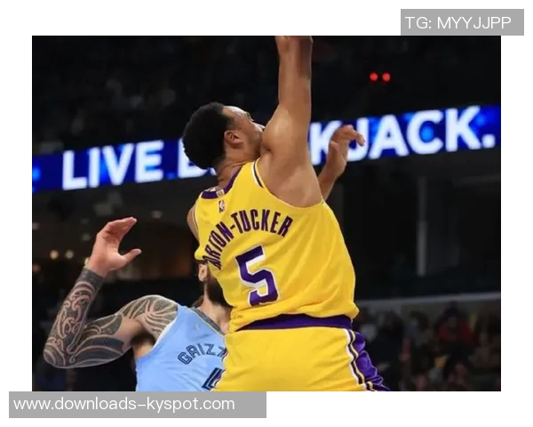 贝9表现出色三分球精准命中21分正负值高达27上场状态低迷未能得分