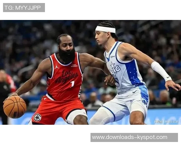 马克西盛赞哈登对篮球的热爱与执着令人敬佩 马克西盛赞哈登对篮球的热爱与执着令人敬佩