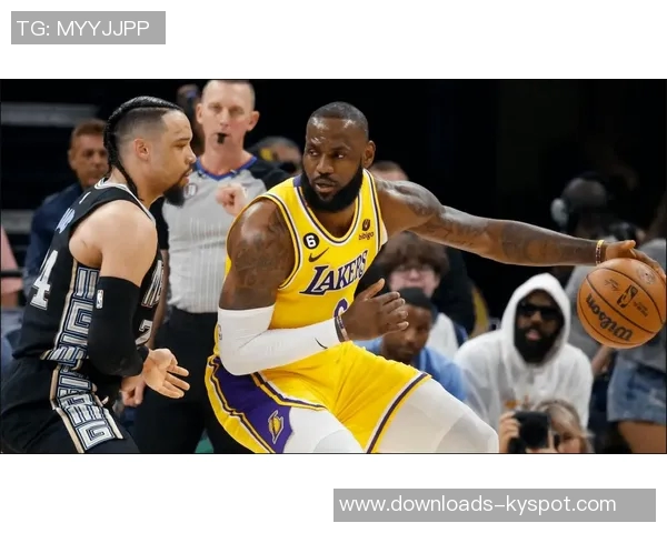 狄龙热爱湖人主场球迷的支持与热情感受到无尽的爱与动力